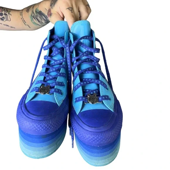 Miley Cyrus Blue Star Platform High Top Converse β’ Womenβs Size 5 πβοΈ - Picture 4 of 9